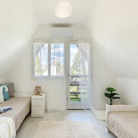 Madarasz 5 Deluxe Vendeghaz Balatonalmadi