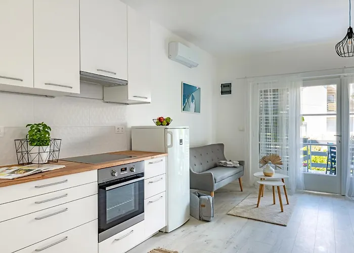 Villa Madarasz 5 Deluxe Vendeghaz *