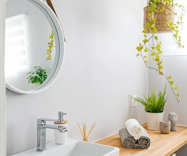 Villa Madarasz 5 Deluxe Vendeghaz *